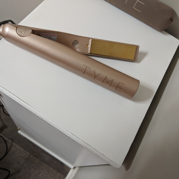 Tyme curling iron.
